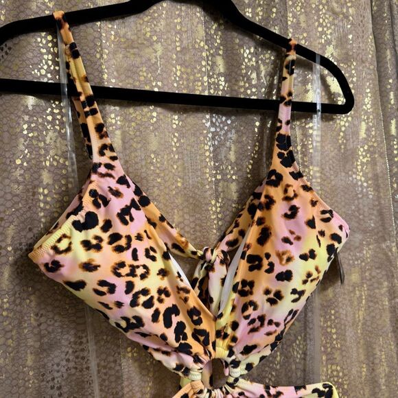 Bar III Colorful Cheetah Print Pink Yellow Monokini Swimsuit Large NWT - Picture 3 of 8